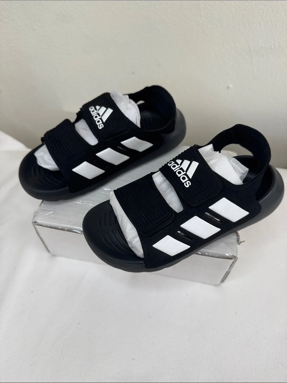 Adidas Black and White Kids' Hook-and-Loop Sport Sandals Sz 12K.